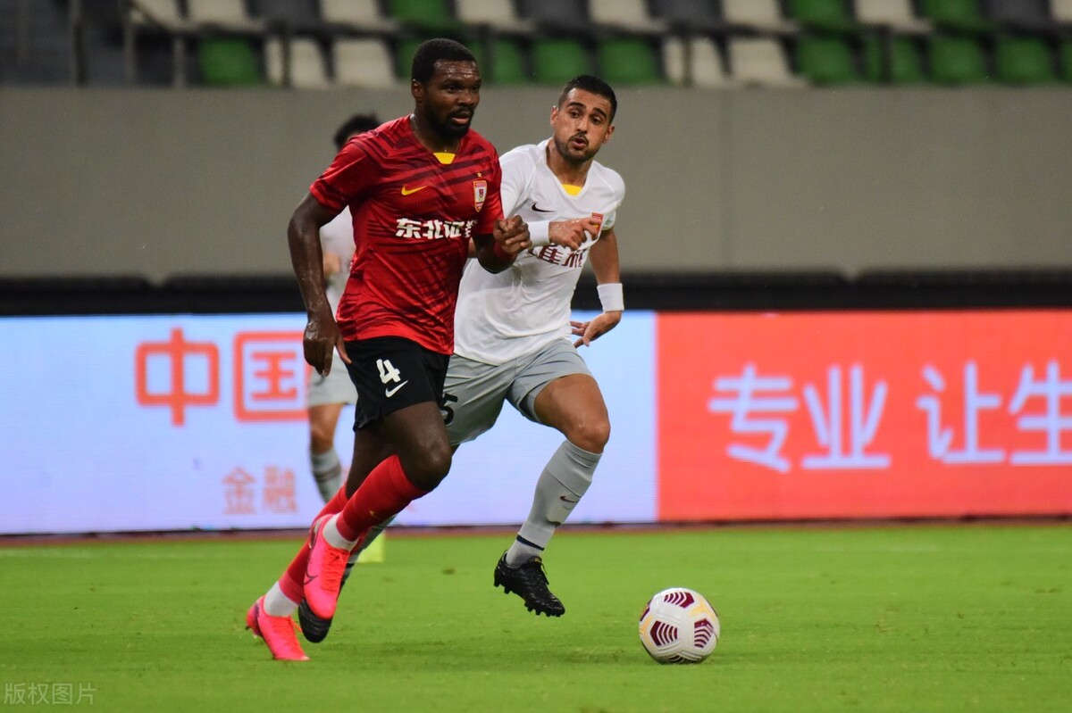 国家队阵型及战术特点,战术打法上的一个误区