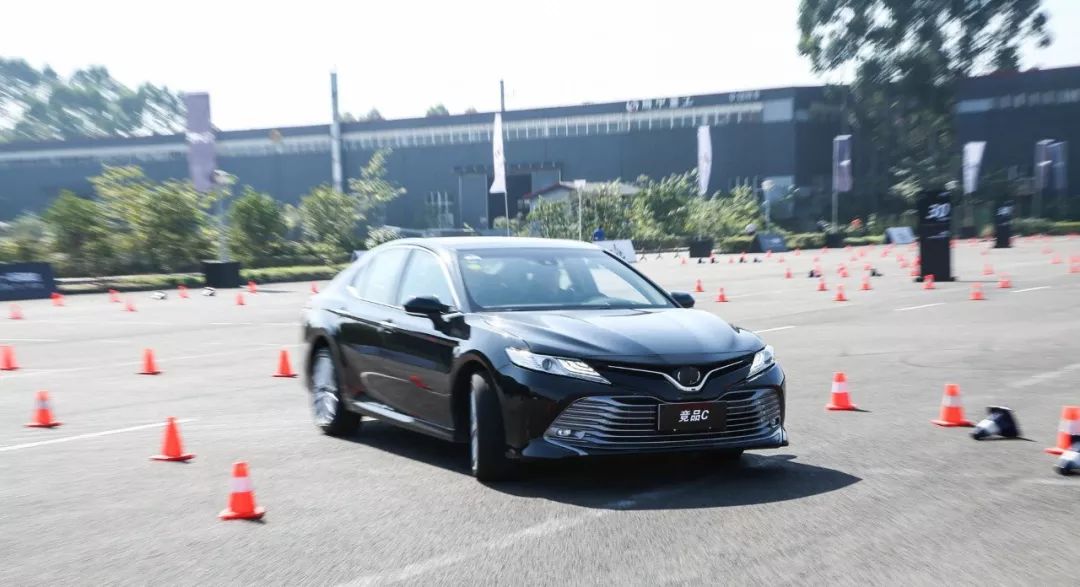 雅阁君威凯美瑞阿特兹怎么选,雅阁天籁凯美瑞迈腾君威对比