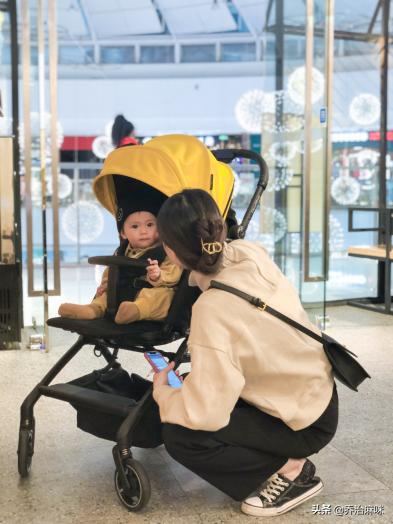 婴儿用品也有鄙视链？这种推车在妈妈圈垫底，你家排哪层？