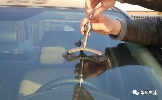 车玻璃从里面碎了是什么原因,车玻璃裂痕修复多少钱