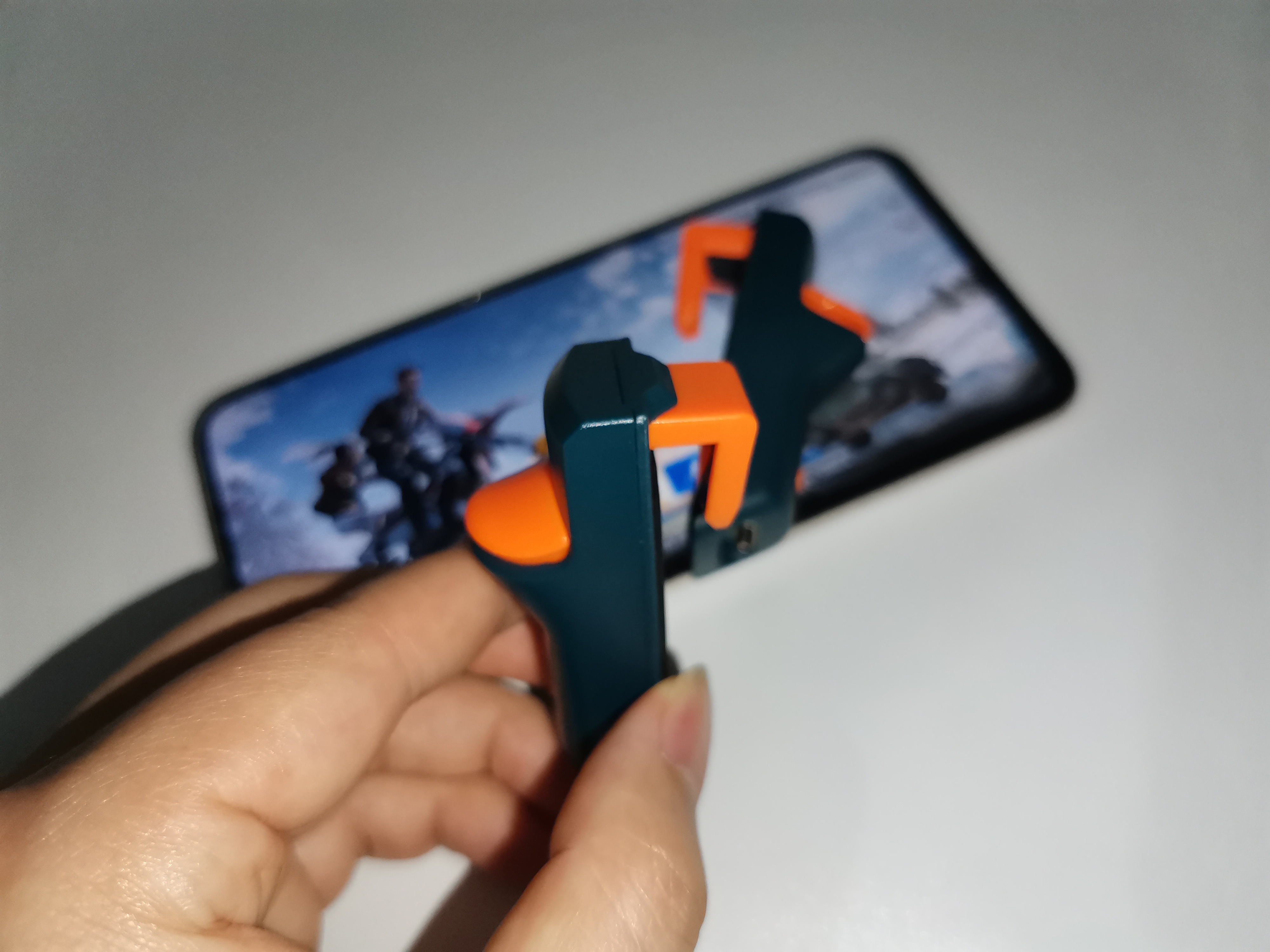 吃鸡神器6指操作键位设置手机,吃鸡神器6指键位操作设置