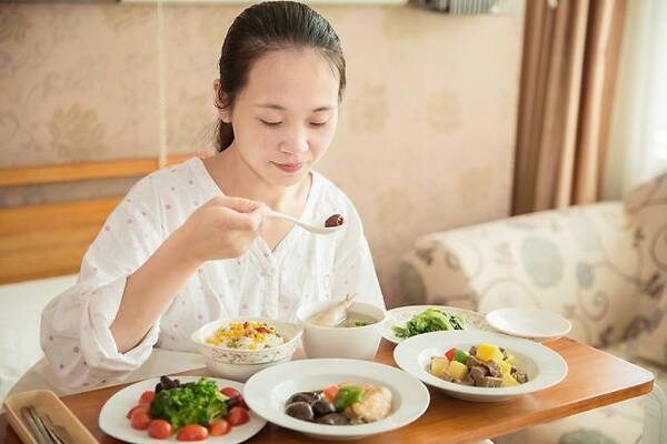 产妇奶水不足快速下奶5道食谱,产妇奶水少要吃什么好