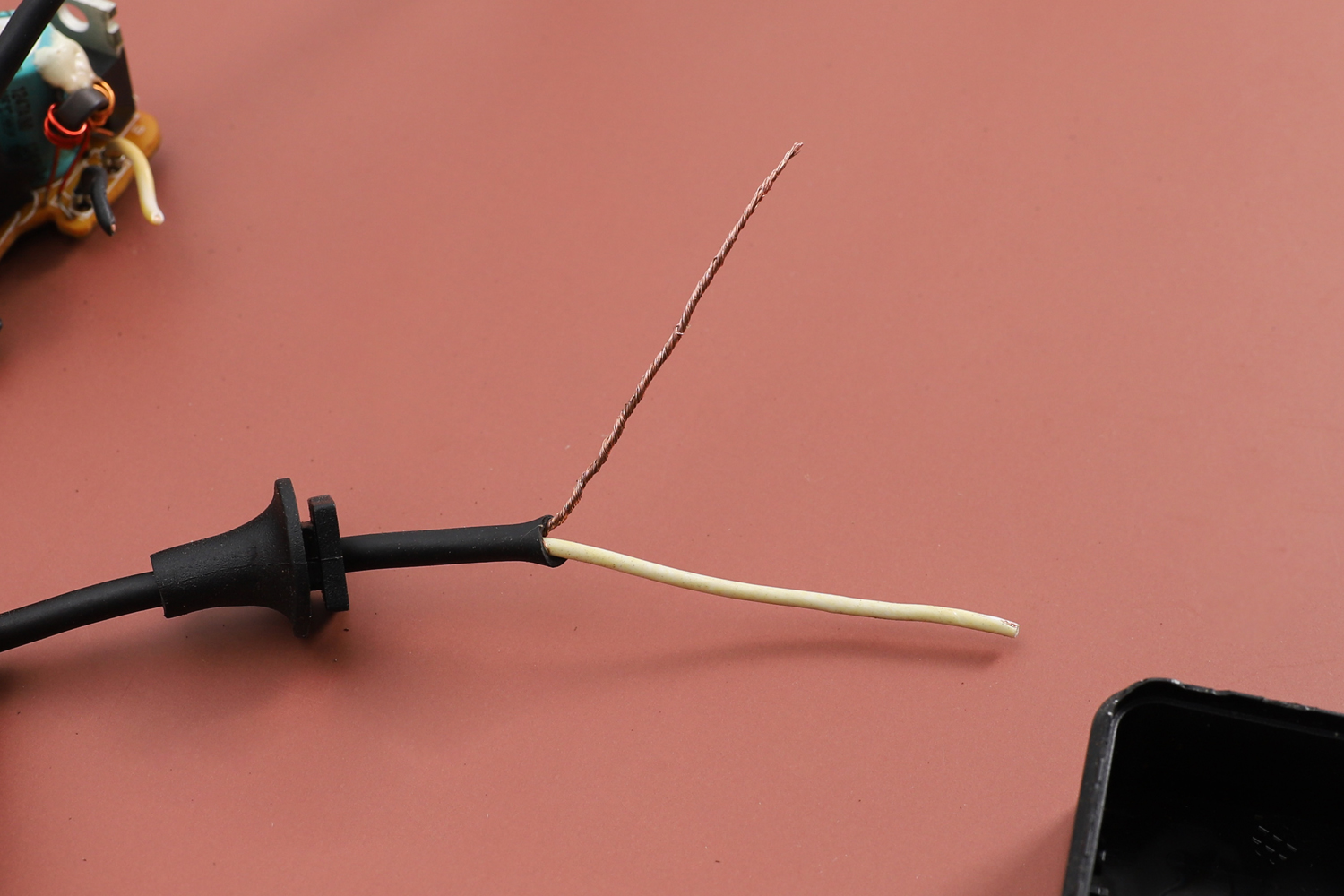 笔记本电源线断了怎么修复图解,笔记本电源线坏了怎么打开电脑