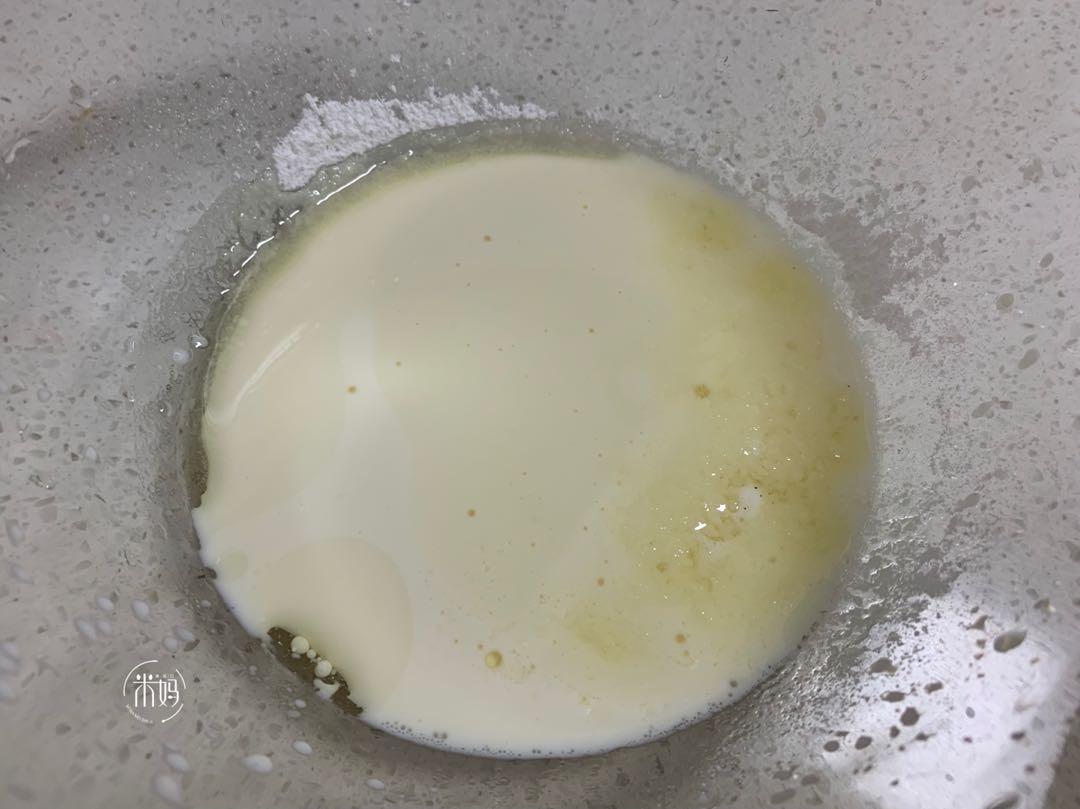 糯米粉这样做真好吃筷子一搅,只用牛奶和鸡蛋做蛋糕和糯米粉