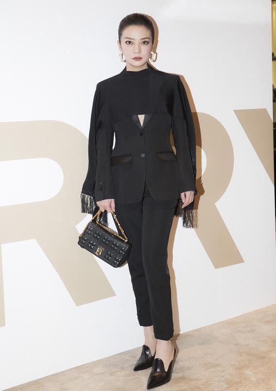 赵薇复古西装图,赵薇穿搭黑白西装