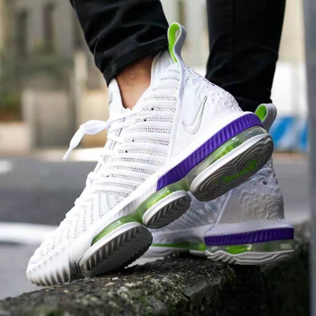 詹姆斯第十六代篮球鞋最新配色,詹姆斯2024篮球鞋多少钱