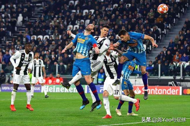 一人进四个球叫什么,一人一场进五个球叫什么