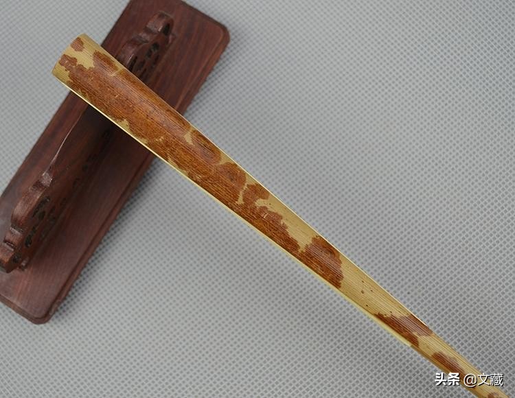 泪水凝结成斑，美丽的湘妃竹