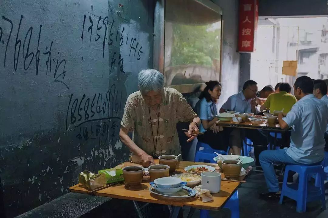 吃遍重庆100家苍蝇馆子,重庆解放碑附近苍蝇馆子前十名