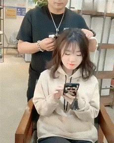 搞笑gif表面稳中带皮实则慌中带急,搞笑gif这才是真正的飙车王者