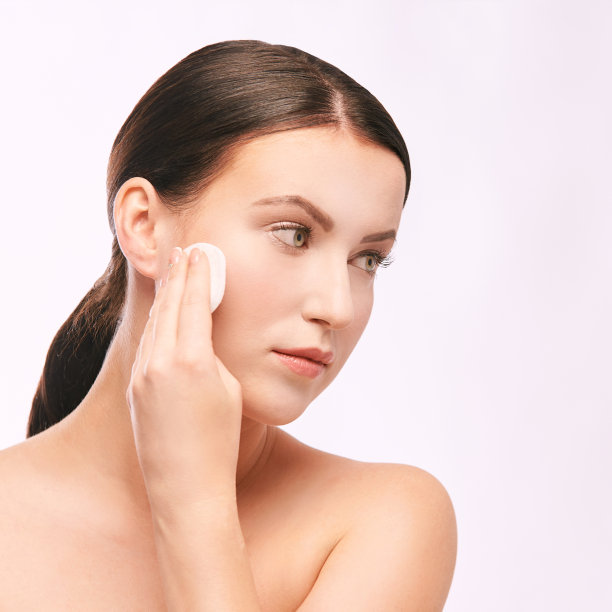 绮观：适合秋冬换季用的气垫CC霜，冬季底妆和气垫更配哦