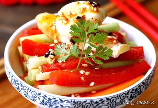 风味独特的四川泡菜制作及养护法，见证一坛传家泡菜的诞生