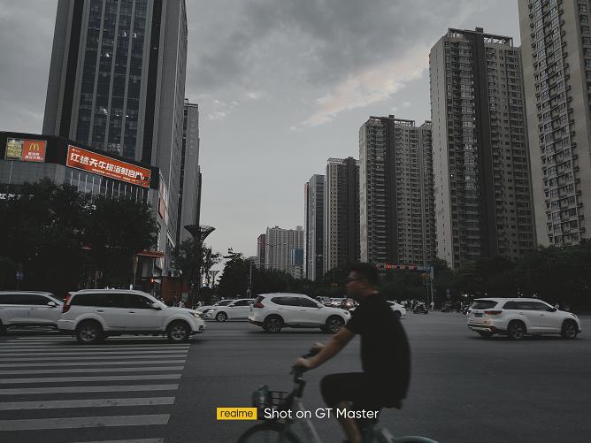 realme真我gt大师版对比,realmegt大师探索版手机的优缺点