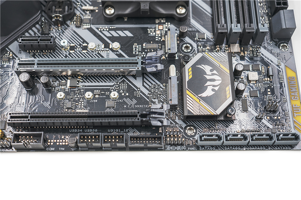 科技以灯为本，3600X+B450+BMR-24水冷+大水牛铁血战士机箱装机秀