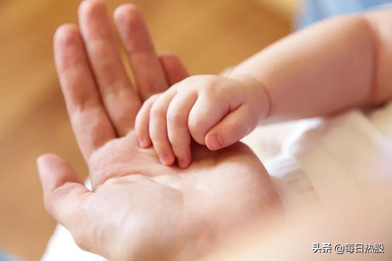 8天拿证速成牌月嫂你敢雇佣么,月嫂几天拿证