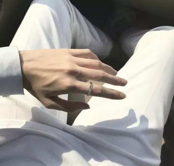 超丧成熟稳重的头像男,丧到极致的男生头像真人