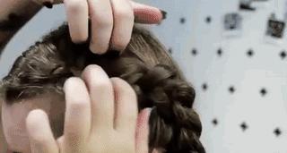 大脸女孩披头散发怎么显脸小,披头散发的简单辫子显脸小