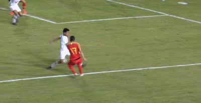又是差一点进球，这就是国足的命