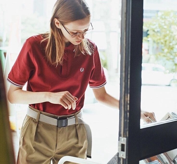 怎么搭都不过时的经典polo衫,今夏最火polo衫这么搭超时髦