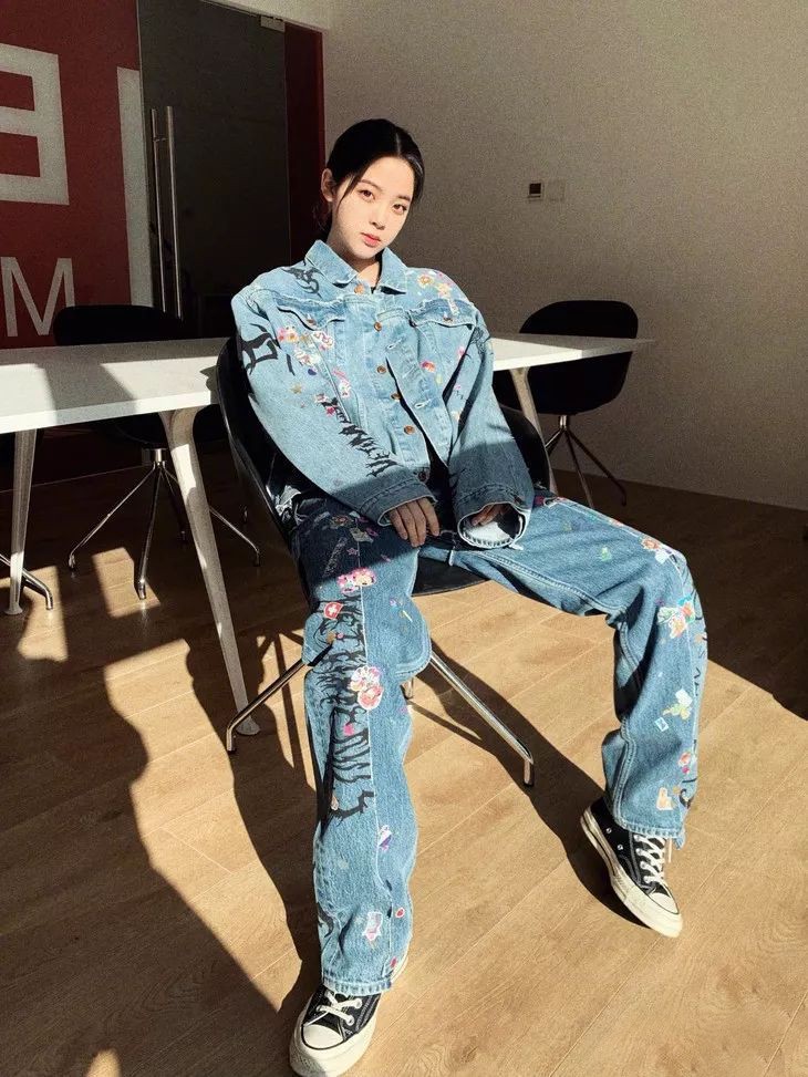 欧阳娜娜宋祖儿穿的潮流牌子,宋祖儿匡威