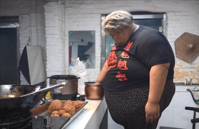 网红胖猴仔和泡泡龙,泡泡龙悲剧再次上演网红胖猴仔