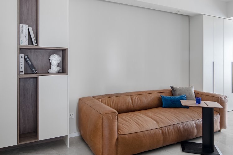 不走寻常路不坐寻常凳,客厅摆放餐桌椅效果图南北通透