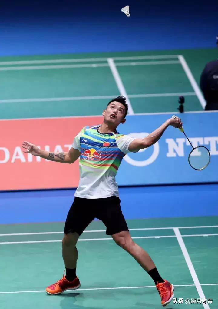 高远球如何正确发力,正手高远球规范动作