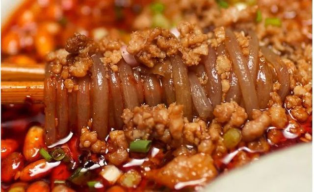 网购28款网红零食，究竟谁是最值得囤的年货？