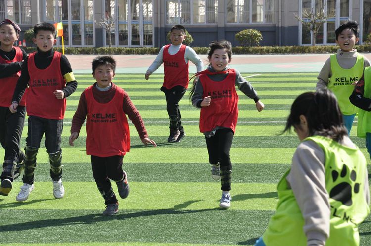 枣庄市建设路小学足球比赛,枣庄薛城区临山小学足球比赛