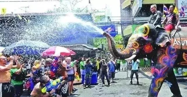 泰国有一个全是鲜花的节日,贝拉bella泰国节日