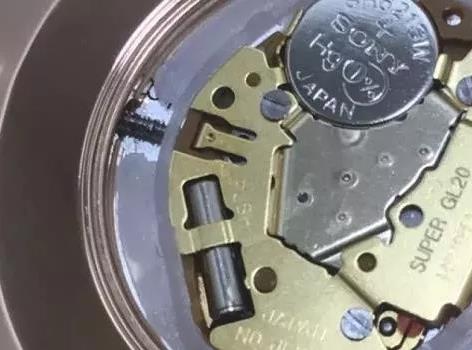 dw手表怎样看真假鉴别,dw手表说明书第四页真假辨别