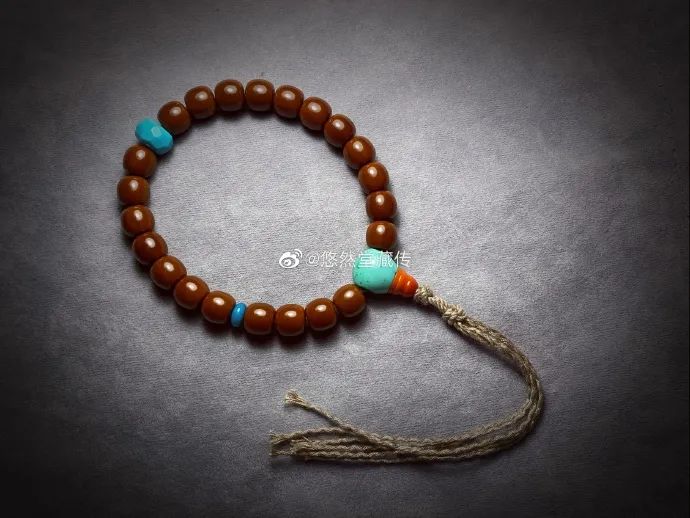 高格调手腕配饰,秋季时尚小配饰