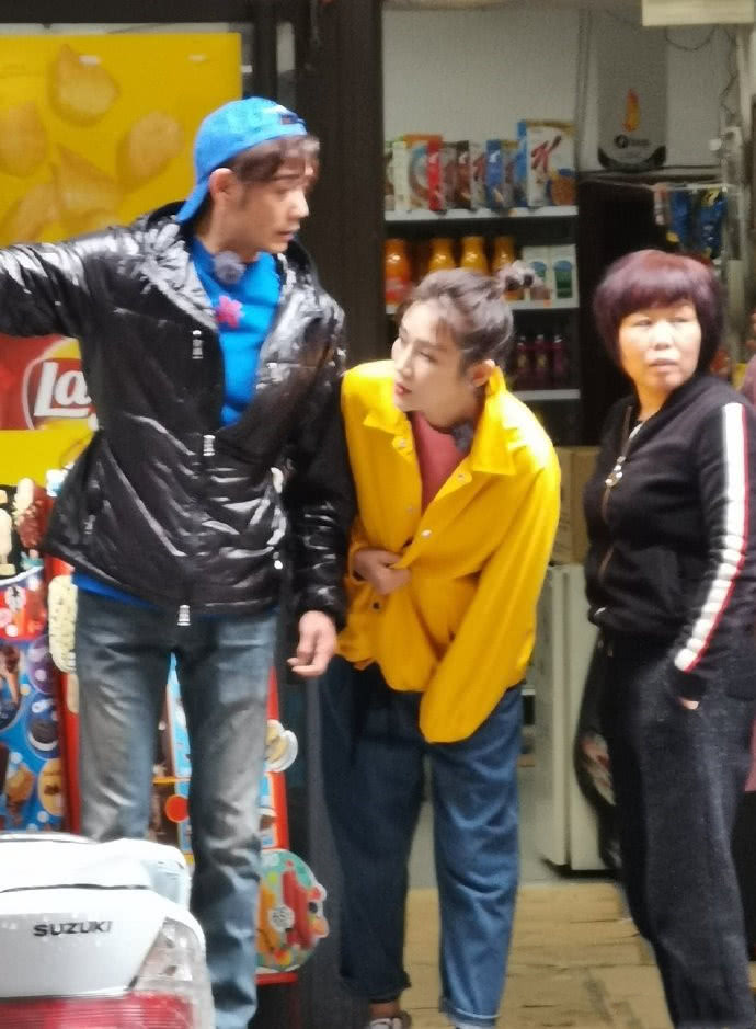 杨烁夫妻出席活动,节目中杨烁与王黎雯也频频秀恩爱