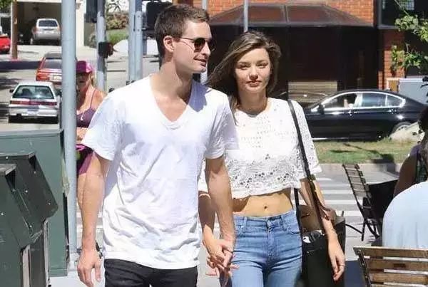 刘雯谈感情落泪,刘雯哭了的照片曝光