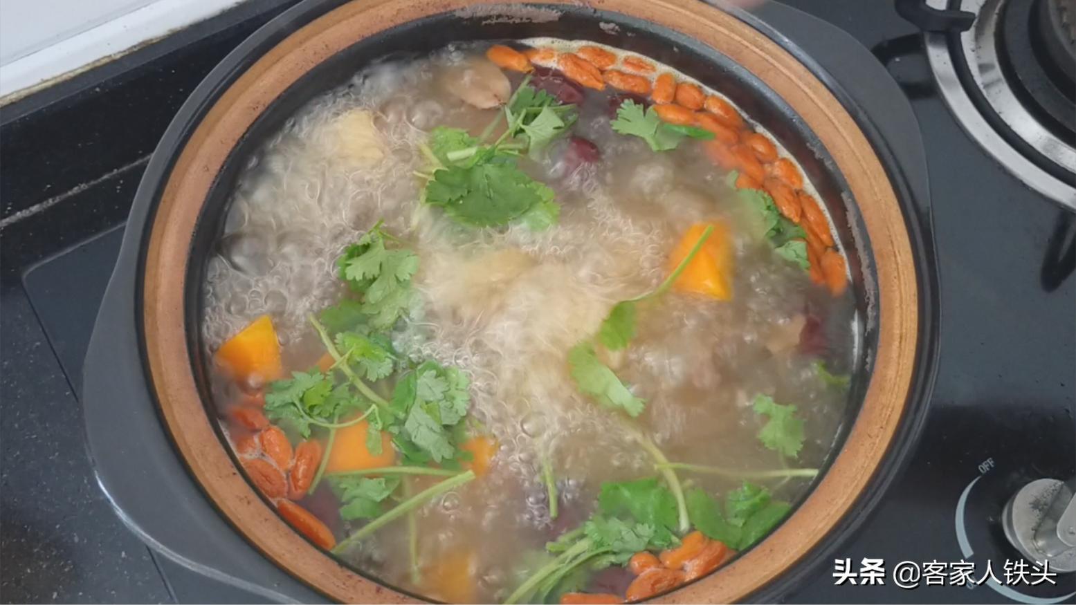 客家牛肉汤怎么做,客家牛肉汤里的红萝卜丝怎么做