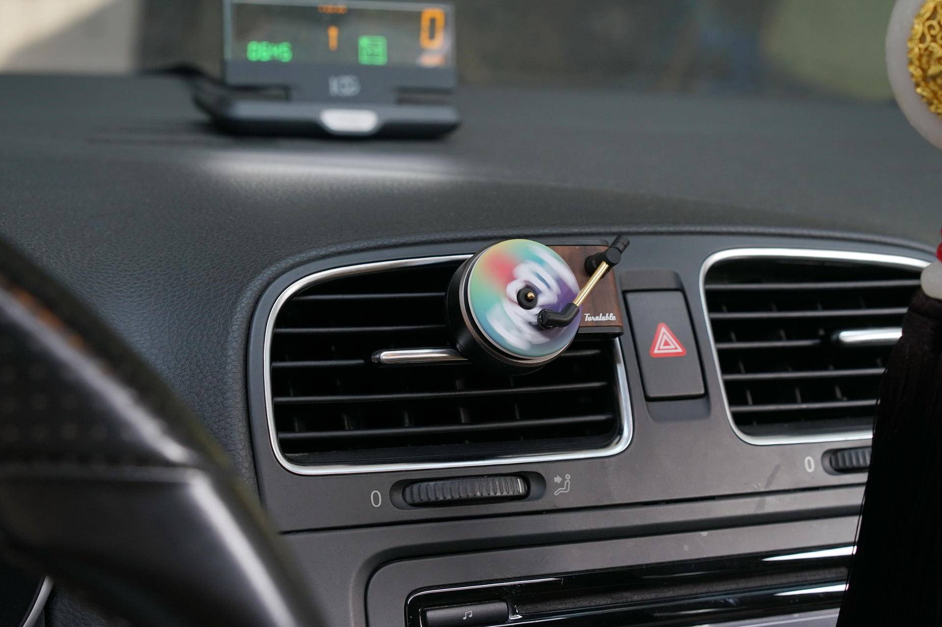 原创首发：安全又有情杯的TITA唱片机车载香薰上手体验