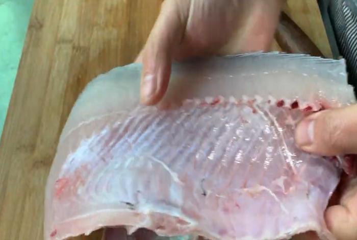 全网最详细草鱼去骨去刺教程,草鱼去刺后有几种做法