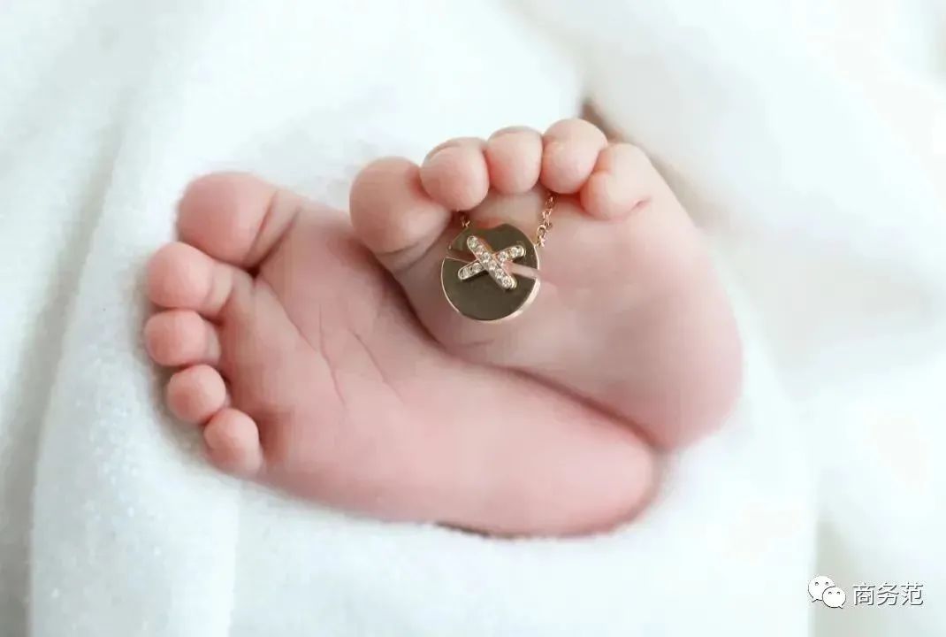 新生婴儿礼物必备物品清单,新生婴儿适合买什么礼物