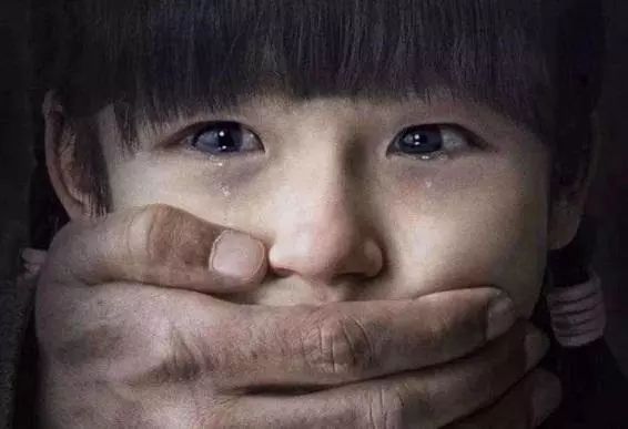 教育孩子时候孩子自顾自玩,家长教育孩子不玩游戏的对话