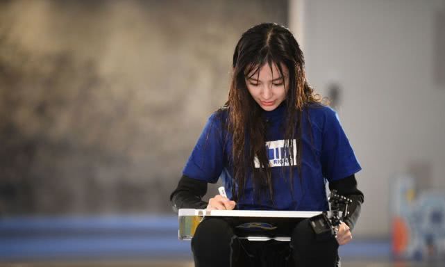 angelababy假胯宽照片,angelababy腿型胯宽