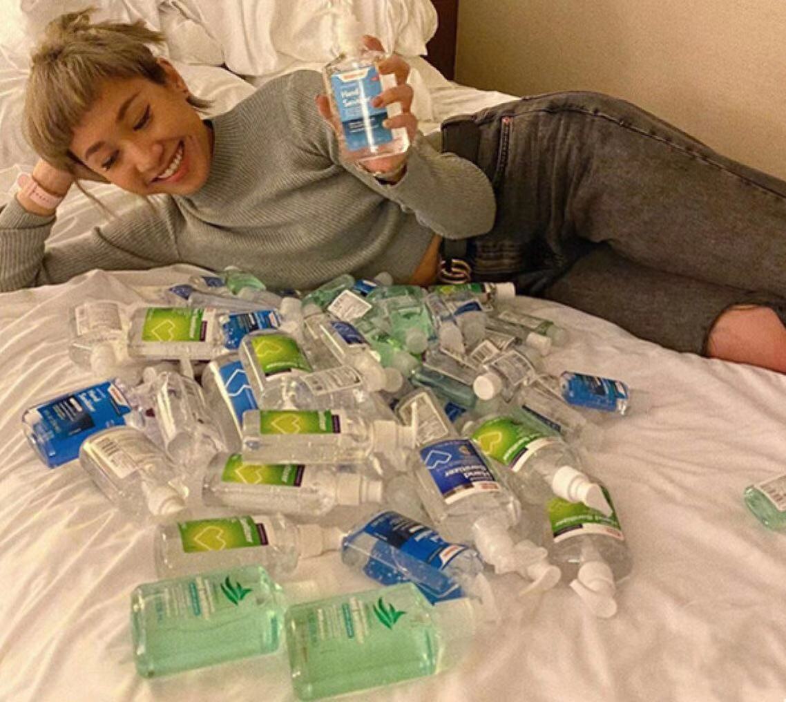 开学推迟、上班延期，别高兴太早！香港明星们告诉你如何应对难题