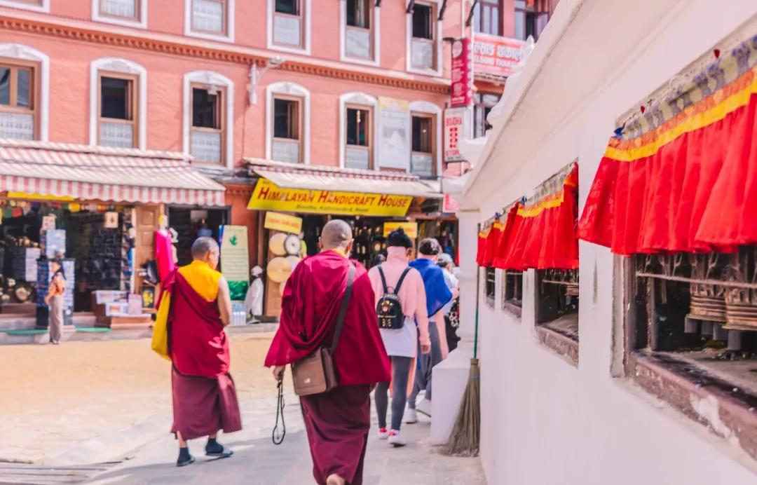 这个微笑国度，见人就夸漂亮，300元就能在天空滑翔