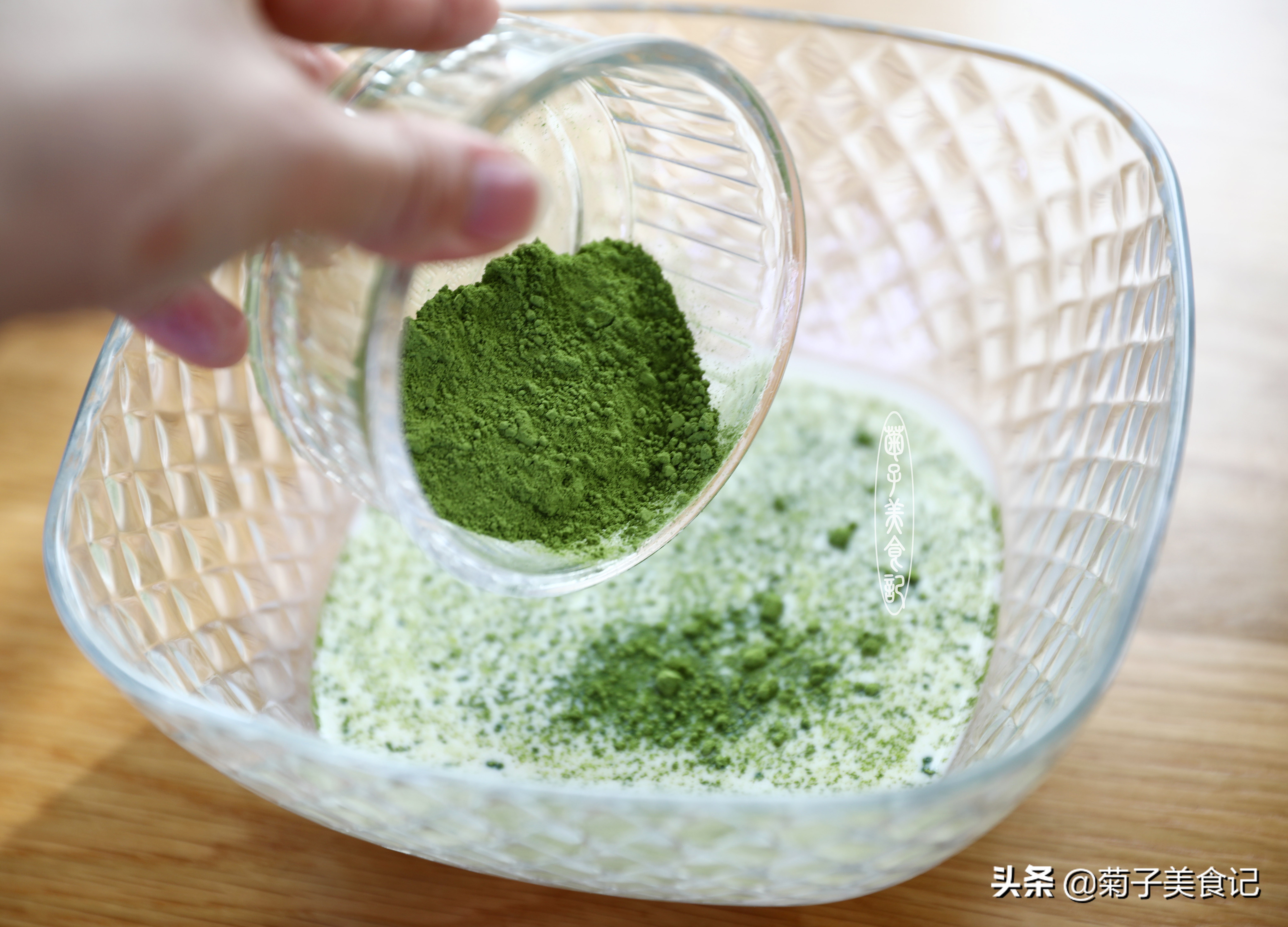 超级美味的抹茶蛋糕,夏季甜点清新抹茶慕斯