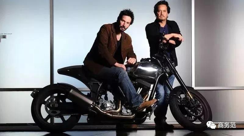 基努里维斯爱上一个流浪汉的电影,基努里维斯40岁