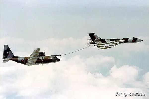 英国v型轰炸机,英国三神轰炸机