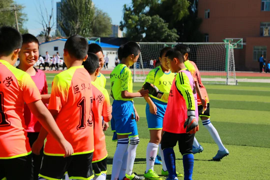 快乐足球放飞自我,青少年校园足球联赛拉开帷幕