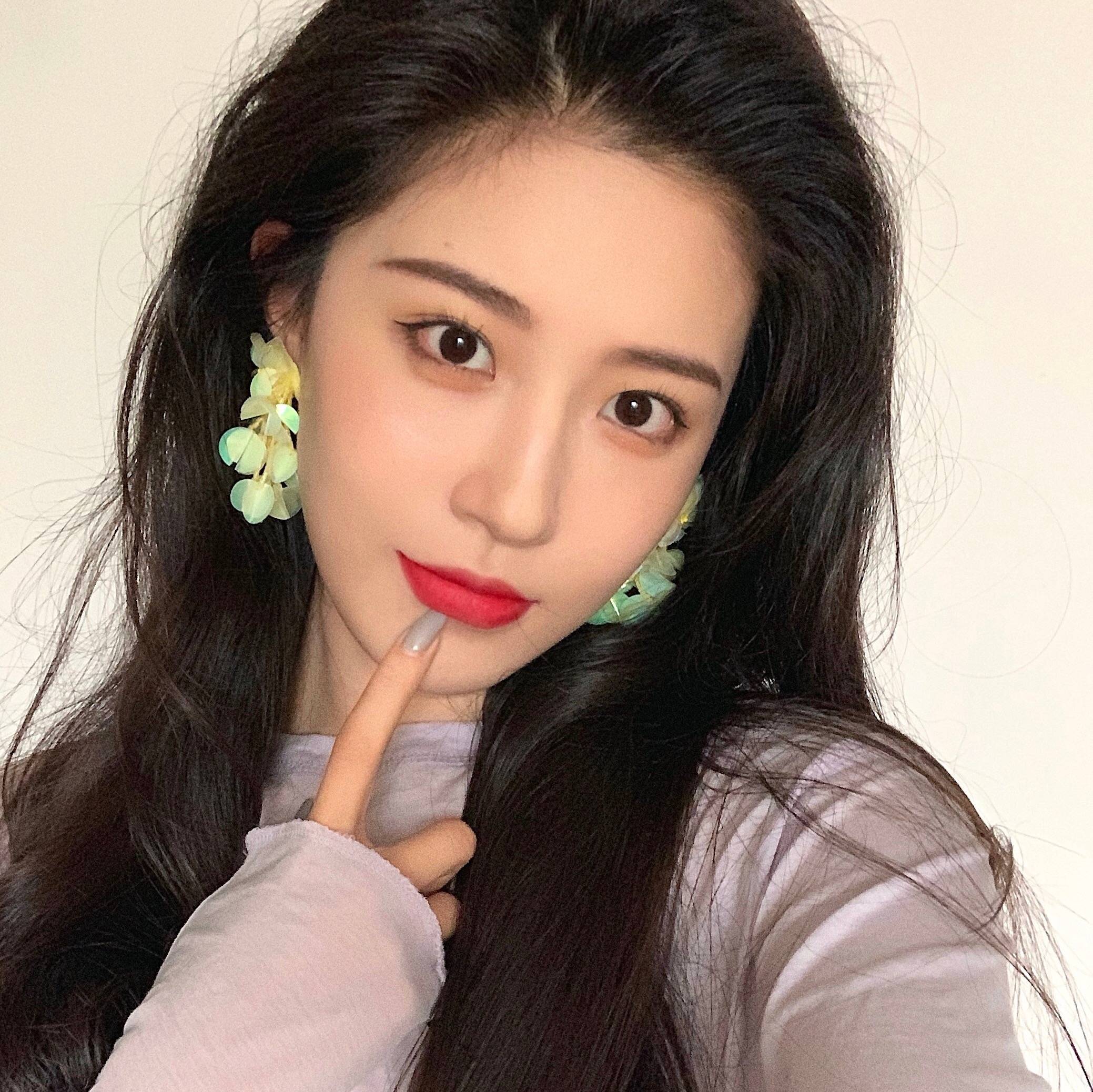 热门粉底液分享，迪奥水润，圣罗兰轻薄不卡粉，NARS抗氧化效果好