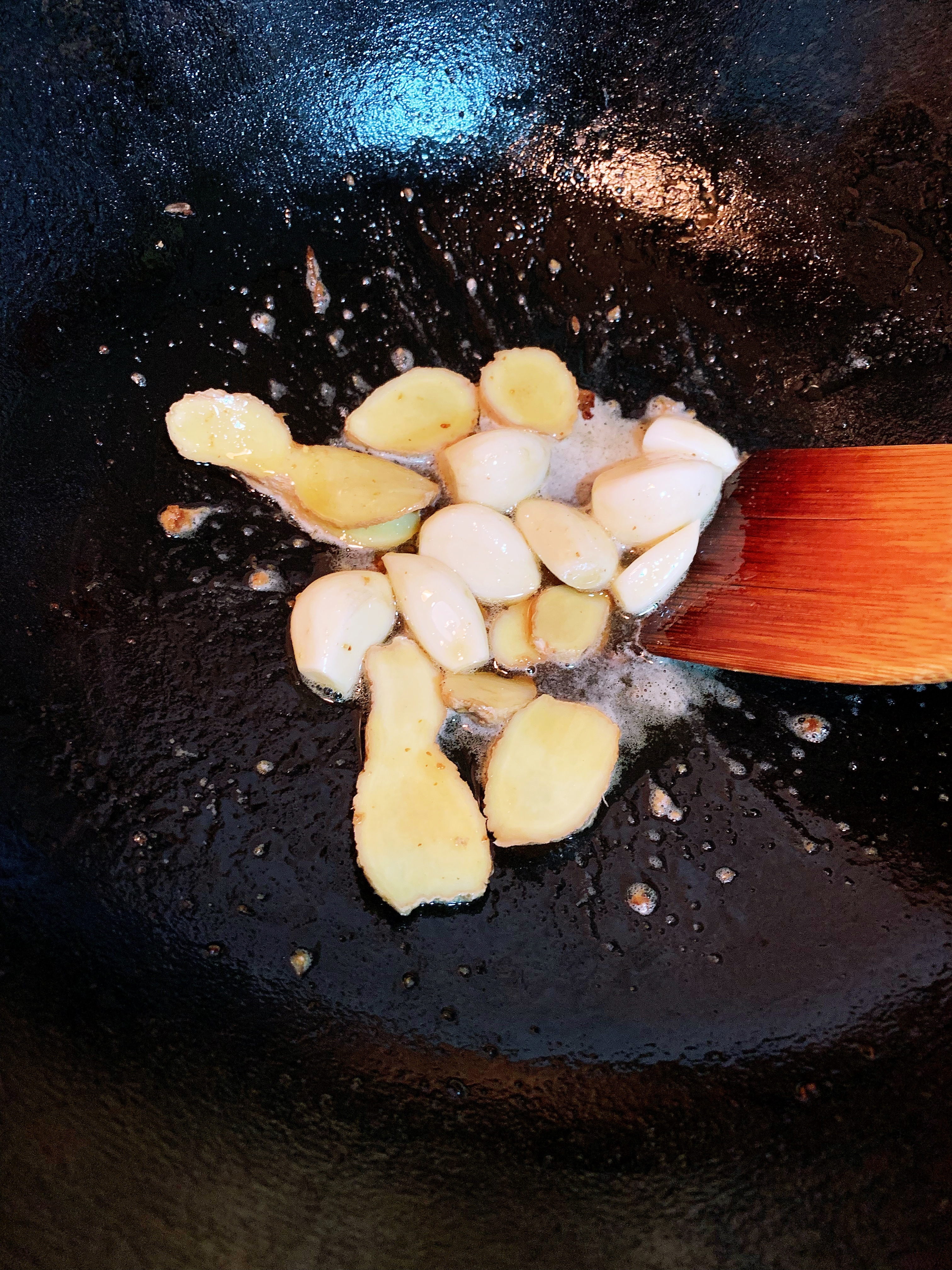 红烧带鱼最简单的做法不放油,红烧带鱼家常做法简单不油腻