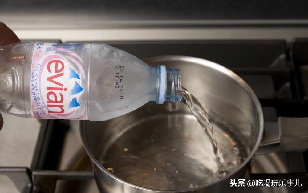 依云矿泉水口感差不多的,依云矿泉水一瓶