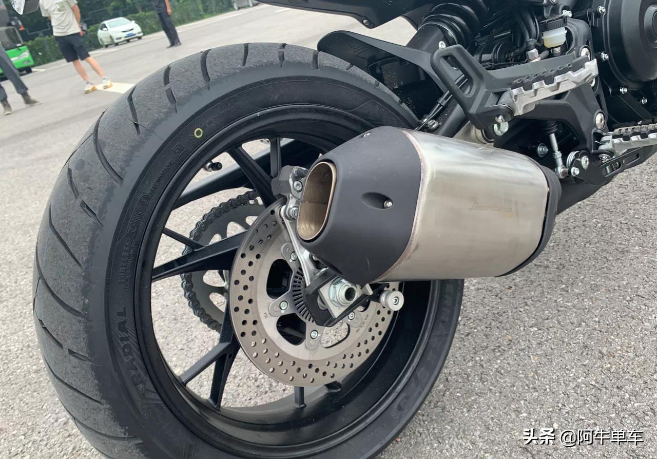 55800的幼狮800、45800的clx700，是什么能差10000块？